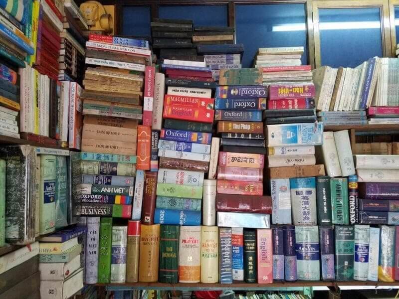 Kinh doanh cửa hàng sách cũ nhỏ